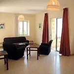 Hilltop Village Aparthotel 2*