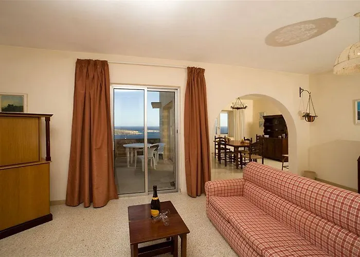 Hilltop Village Aparthotel