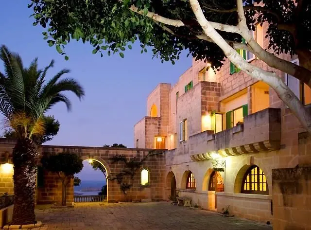 Hilltop Village Aparthotel Wardija