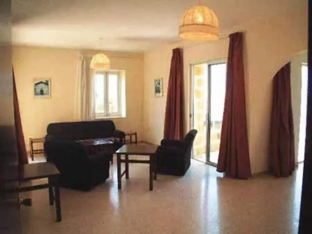 Hilltop Village Aparthotel 2*